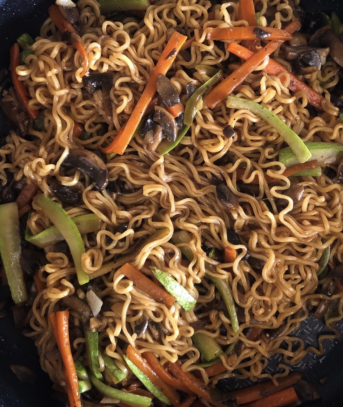 Sebzeli Noodle tarifi