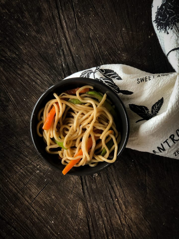 Sebzeli Noodle tarifi